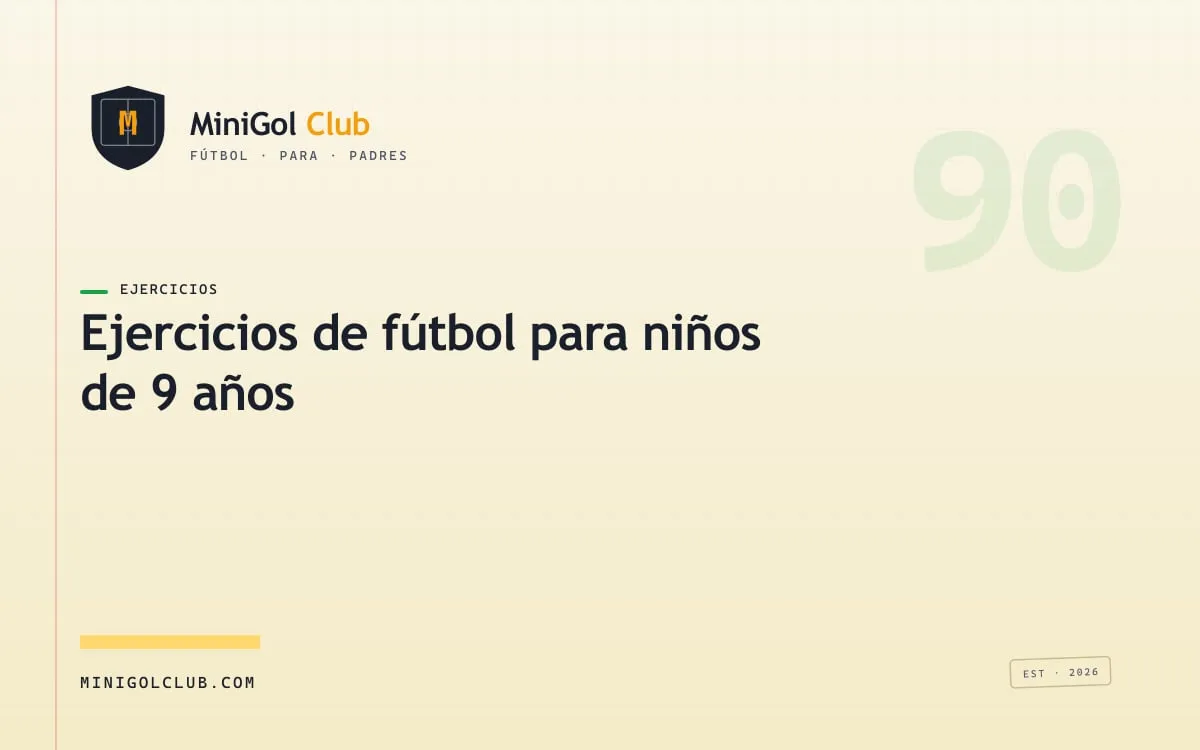 Niño de 9 años practicando conducción de balón con conos en un campo de hierba